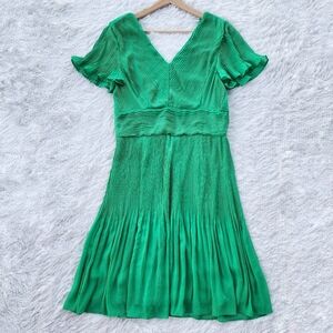 DKNY‎ Kelly Green Pleated V-neck Flounce Dress